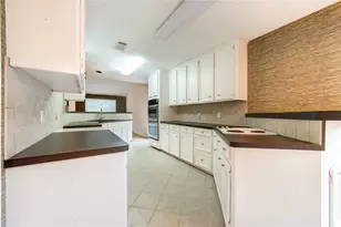 2122 Woodland Springs St, Houston, TX 77077 - Photo 10
