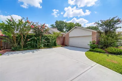 2122 Woodland Springs Street, Houston, TX 77077 - Photo 2