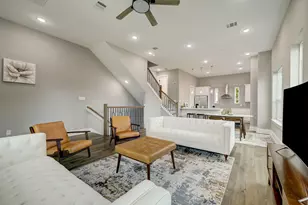 1411 W 23rd St, Houston, TX 77008 - Photo 2