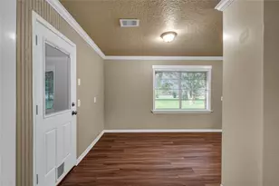 111 Mimosa St, Lake Jackson, TX 77566 - Photo 8