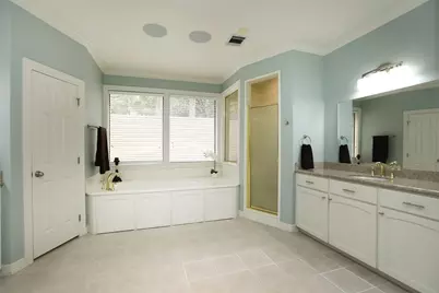 13711 Champions Park Drive, Houston, TX 77069 - Photo 30