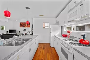 2711 Chenevert St, Houston, TX 77004 - Photo 12