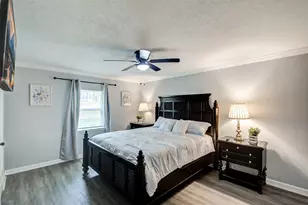 8706 Glen Valley Dr, Houston, TX 77061 - Photo 18