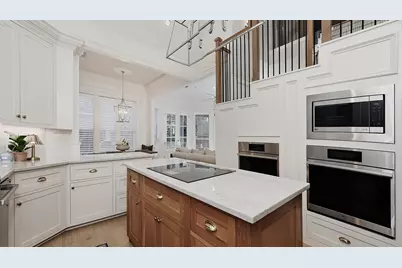 2 Graceful Elm Court, The Woodlands, TX 77381 - Photo 32