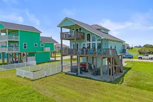 18603 Shaman Dr, Galveston, TX 77554 - Photo 2