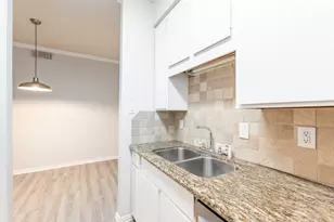 10047 Westpark Dr, Houston, TX 77042 - Photo 12