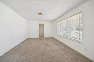 2101 Belvedere Dr, Baytown, TX 77520 - Photo 8