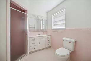 2101 Belvedere Dr, Baytown, TX 77520 - Photo 4