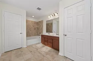 611 Ash Mill Dr, Houston, TX 77090 - Photo 36