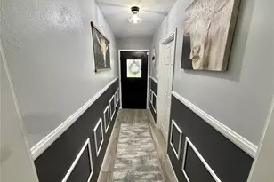 905 Southside Dr, Angleton, TX 77515 - Photo 2