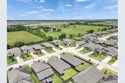 10809 Mendel Terrace Drive, Rosharon, TX 77583 - Photo 4