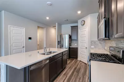 830 Modesto Drive, Rosharon, TX 77583 - Photo 4