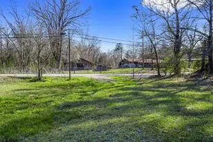 472 E Main St, Zavalla, TX 75980 - Photo 4