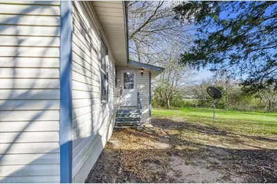 472 E Main Street, Zavalla, TX 75980 - Photo 6