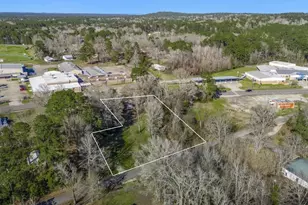 472 E Main St, Zavalla, TX 75980 - Photo 2