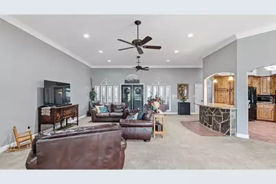 135 Apache, Franklin, TX 77856 - Photo 6