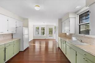 208 Summit St, Schulenburg, TX 78956 - Photo 12