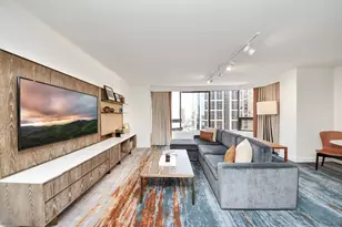 1300 Lamar St, Houston, TX 77010 - Photo 12