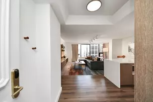 1300 Lamar St, Houston, TX 77010 - Photo 2