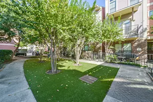 1049 W 22nd St, Houston, TX 77008 - Photo 36