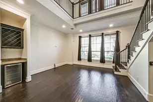 1049 W 22nd St, Houston, TX 77008 - Photo 8