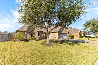 105 Gadwall Drive, Clute, TX 77531 - Photo 6