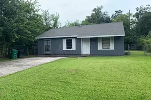 7319 Mountbatten Rd, Houston, TX 77033 - Photo 4