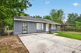7319 Mountbatten Rd, Houston, TX 77033 - Photo 1