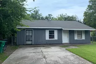 7319 Mountbatten Rd, Houston, TX 77033 - Photo 2