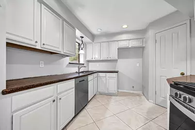 2903 Woodland Grove Drive, Houston, TX 77339 - Photo 10