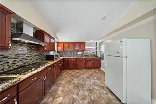 6526 N Gena Lee Dr, Houston, TX 77064 - Photo 10