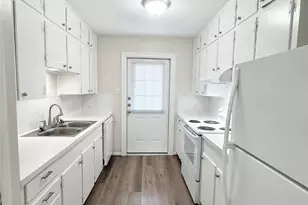 500 Willow Dr, Lake Jackson, TX 77566 - Photo 6