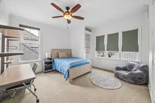 6015 Post Oak Green Ln, Houston, TX 77055 - Photo 32