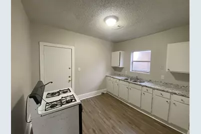8213 E Erath Street, Houston, TX 77012 - Photo 6
