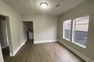 8213 E Erath St, Houston, TX 77012 - Photo 4