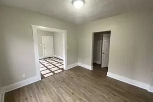 8213 E Erath St, Houston, TX 77012 - Photo 6