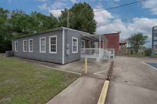 715 Grand Ave, Bacliff, TX 77518 - Photo 6