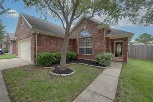 2725 Hidden Landing Dr, Pearland, TX 77584 - Photo 4