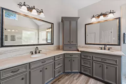 165 W Shadowpoint Circle, The Woodlands, TX 77381 - Photo 22