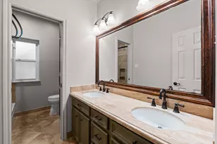 165 W Shadowpoint Cir, The Woodlands, TX 77381 - Photo 32