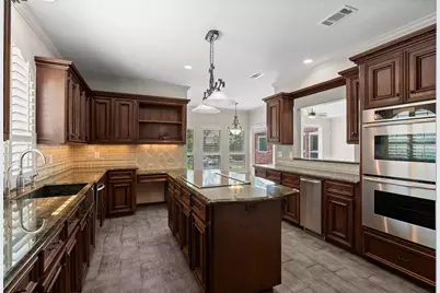 165 W Shadowpoint Circle, The Woodlands, TX 77381 - Photo 12