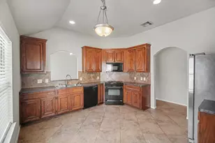 16523 Strathmore Manor Ln, Houston, TX 77090 - Photo 6