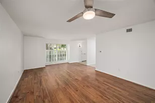 5831 Doliver Dr, Houston, TX 77057 - Photo 10