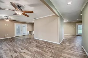 5826 Russell Ln, Baytown, TX 77521 - Photo 10