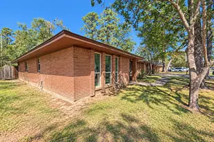 2118 Eagle Point Rd, Crosby, TX 77532 - Photo 2