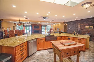 368 Forest Hills Dr, Livingston, TX 77351 - Photo 12