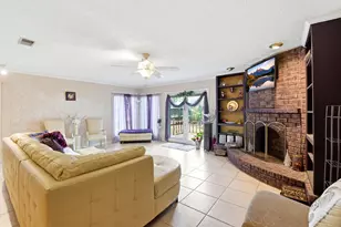 730 Seacliff Dr, Houston, TX 77062 - Photo 16