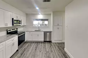 6 Canyon Oak Pl, The Woodlands, TX 77380 - Photo 4