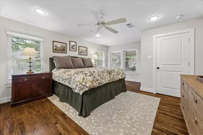 2106 Saxon Drive, Houston, TX 77018 - Photo 16