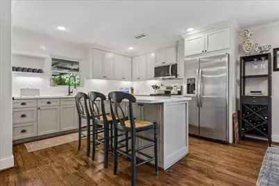 2106 Saxon Drive, Houston, TX 77018 - Photo 10